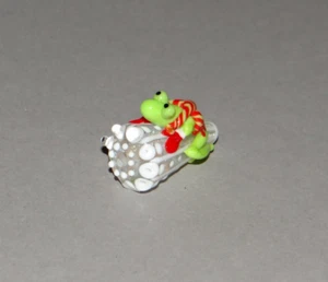 Lampwork "Frog sledding on ice" Sparkly focal bead 3.5 cm - Picture 1 of 8