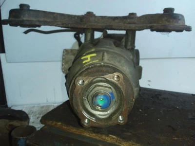 2002 Honda CRV Rear Differential Carrier Assembly OEM  - Image 1 of 4