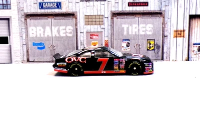 Revell 1997 réplicas diecast Ford Thunderbird NASCAR QVC nuevo/suelto Foto 1 de 4