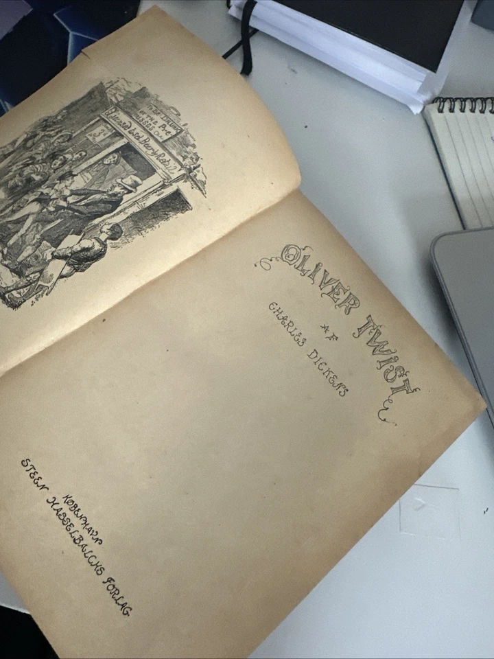 Charles Dickens Oliver Twisting in Danish language  - Image 1 of 4