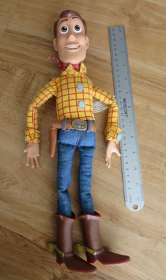 "Muñeca de colección Disney Pixar Toy Story Woody Pull String 15"" sin sombrero ni pistola-sin hablar" Foto 1 de 4