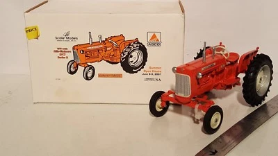 Allis Chalmers D17 Series II 1/16 diecast farm tractor replica by Scale Models  - Image 1 of 4