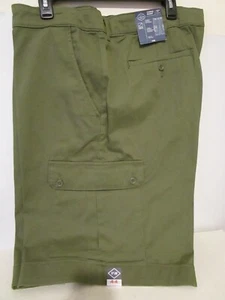 St. John's Bay Mens Dress Stretch Fabric Cargo Shorts Burnt Olive 44" X 10" - Picture 1 of 4