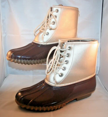 Botas de pato Charles Albert para mujer de cuero vegano dorado con cordones, talla 8M Foto 1 de 4