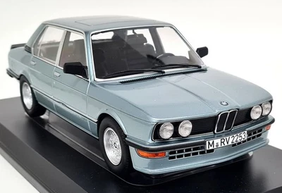 Norev 1/18 BMW M535i 1980 Blue Metallic (DOOR TRIM) Diecast Scale Model Car - Image 1 of 4