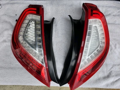 Luz trasera derecha y izquierda Lincoln MKS 2013 2014 2015 2016 Nuevos artículos de exhibición en exhibición Foto 1 de 4