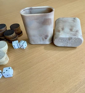 Vintage Cardinal Bakelite Backgammon Dice Shakers 4 Dice, 15 Light Wood, 13 Dark - Picture 1 of 5