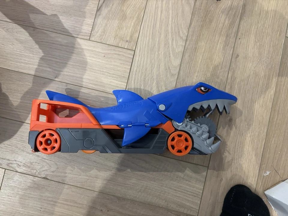 Hot Wheels Shark Chomp Transporter Play Toy Car 2020  - Image 1 of 1