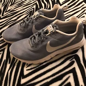 Women’s NIKE Air Shoes 9 - Picture 1 of 8