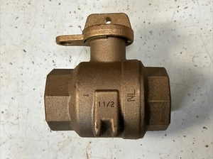 FORD METER BOX B11-666W-NL 1-1/2” Curb Valve FIPT X FIPT w/Lock Wing - Picture 1 of 13