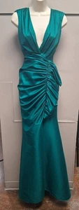 Badgley Mischka Green Plunging Neckline Ruche Formal Long Gown Size 0 - Picture 1 of 4