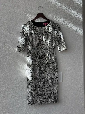 Betsey Johnson Dress Womens 2 Snakeskin Print White Black Stretchy Animal Print - Image 1 of 4