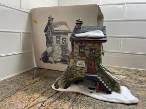 Dept. 56 "The Maltings" Dickens' Village Series with box and working light - Picture 1 of 1
