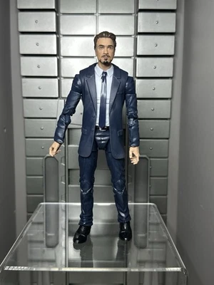 Marvel Legends Studio Primeros 10 Años Tony Stark de Iron Man Mark 1 Paquete de dos Foto 1 de 2