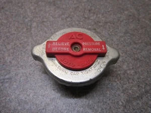 Tappo pressione radiatore AC Roto-Safe, RC-104 - Nuovo vecchio magazzino - Foto 1 di 3