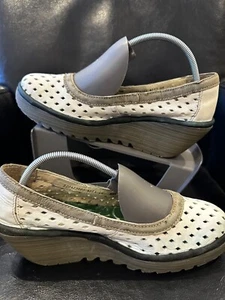 FLY London Sz41 Made in Portugal Yedi Wedge White - Picture 1 of 9