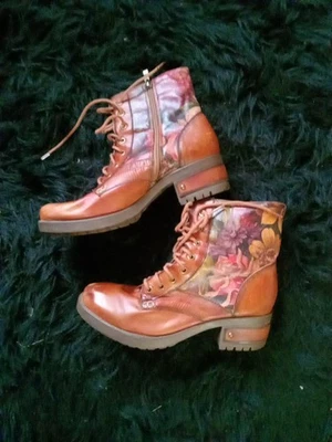 l artiste boots 40  spring step US 8.5 Leather  Marty - Image 1 of 4