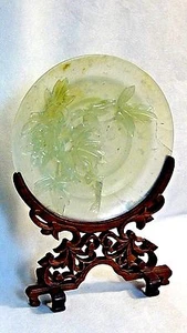 ANTIGUO PLATO DE JADE DE ÁRBOL DE PEONÍA TALLADO CHINO 19c en soporte de teca ajustado - Imagen 1 de 11