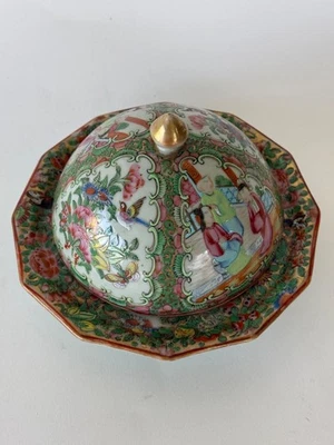 Антикварное блюдо с покрытием из розового медальона - Изображение 1 из 4