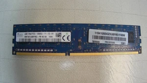 SK Hynix 4GB PC3-12800U DDR3-1600 Desktop Memory HMT451U6AFR8C-PB - Picture 1 of 2