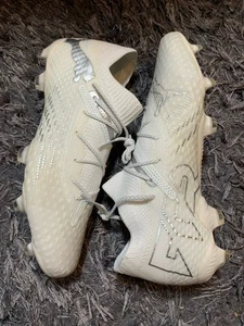 Puma Men’s 7.5 FUTURE 7 ULTIMATE FG/AG Soccer Cleats White/Silver 107916-04 NEW - Picture 1 of 9