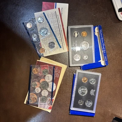 LOT OF 4 SETS 1987 US MINT UNCIRCULATED COIN SET with D and P mint marks - Image 1 of 4