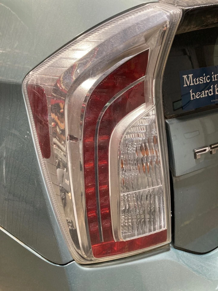 Toyota Prius 2012 OEM mano izquierda lado conductor luz trasera lámpara de freno 13-15 Foto 1 de 1