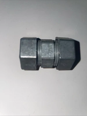 20 Neer TC-611 Steel Coupling Pipe Conduit Fitting 3/4" ID 1" Hex Width 1-1/2" L - Image 1 of 3