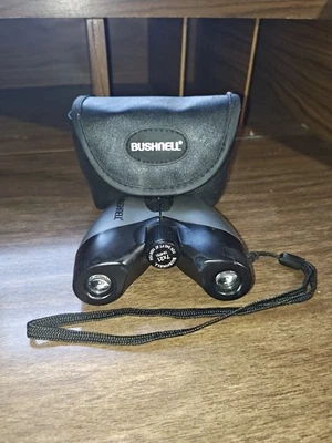 Bushnell 7x21 13-0721 Compact Binoculars with Case - Image 1 of 3