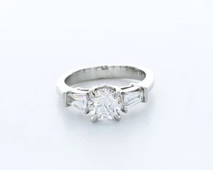 Anello di fidanzamento vintage 2,2 CT AGI diamante creato in laboratorio E/VVS2 taglio tondo platino - Foto 1 di 4