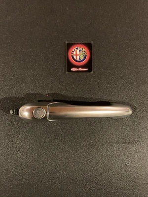 Maniglia Esterna DX/C Foro Alfa Romeo 147 - Immagine 1 di 4