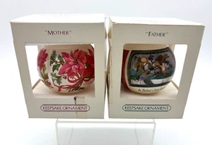 Lote de colección (2) de: adornos de recuerdo de madre papá Noel 1982 Hallmark - Imagen 1 de 16
