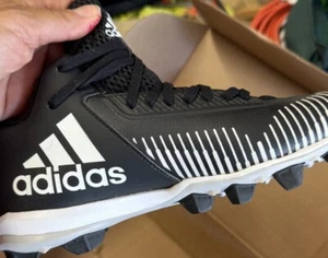 Adidas Boys baseball shoes cleats Size 6 - Picture 1 of 4