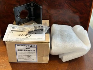 Codificador rotativo Autonics E50S8-300-3-T-24 eje de 8 mm, 300 PPR - Imagen 1 de 5