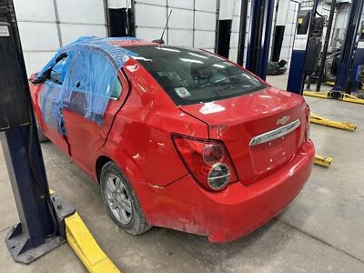 Depósito de refrigerante del motor usado se adapta a: Chevrolet Sonic Grade A 2015 Foto 1 de 4