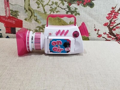 2010 Barbie On Air Pink News Reporter Talking Lights Video Camera Toy WORKS - Image 1 of 4