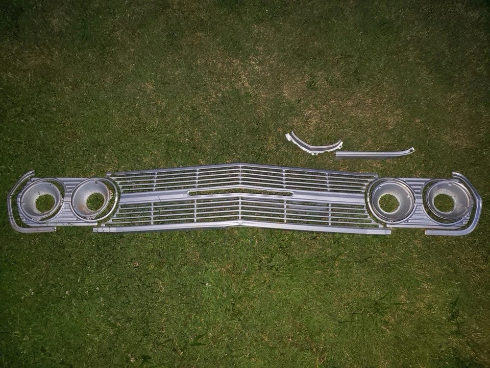 Chevrolet Chevelle 1965 parrilla y bisel piezas de auto Foto 1 de 1