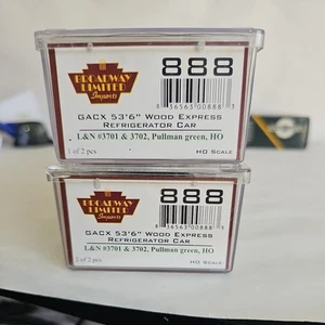 Broadway GACX 53’6” Wood Express Refrigerator car L&N #3701/02 Pullman green HO - Picture 1 of 7