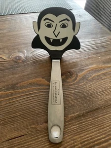 Williams Sonoma AMCO Dracula Spatola 11” Manico Acciaio Inox Vampiro - Foto 1 di 10