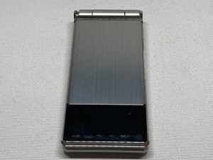 DOCOMO FUJITSU F-04D 13MP FULL TITANIUM SILVER UNLOCKED FLIP PHONE CELLPHONE JP - Picture 1 of 8