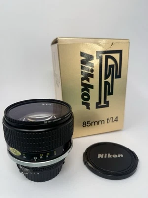Lente Nikon Ai-s Ais Nikkor 85 mm f/1,4 retrato MF usada caja original ¡ENVÍO GRATUITO!! Foto 1 de 4