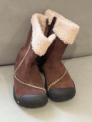 Keen Dry Suede Sherpa Lined Boots Size 13 Slip Water Resistant Side Zip - Image 1 of 4