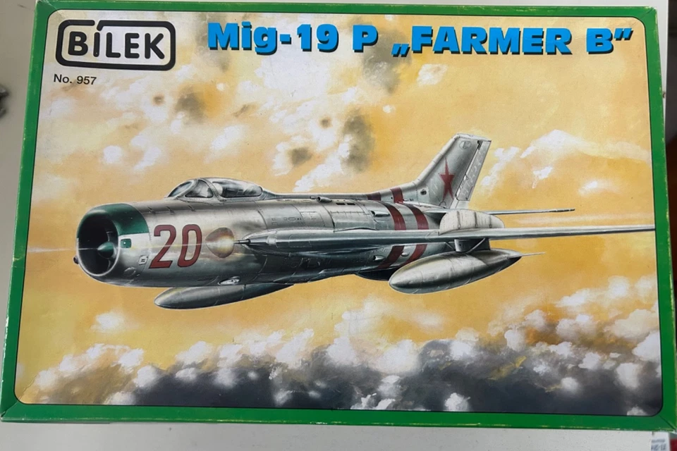 BILEK 957 1/72  MIG 19P  FARMER B - Immagine 1 di 1