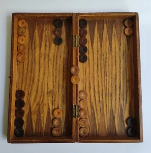 ANTIGUO TABLERO DE AJEDREZ Y BACKGAMMON DE MADERA CON DAMAS - SIGLO XIX - Imagen 1 de 12