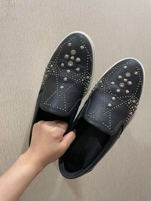 Jimmy Choo Mocasines Slip-on Estrella Tachonado Cuero Negro Talla 39 EE.... - Imagen 1 de 4