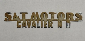 Vintage S&T Motors Cavalier ND Autohaus Werbung Metall Aufkleber vor 1946 bis 1958 - Bild 1 von 3