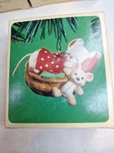 Vintage 1984 Hallmark Keepsake Ornament Napping Mouse Nutshell  Teddy Bear Dv126 - Picture 1 of 6