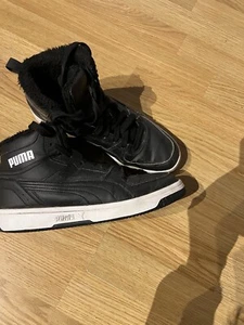 Gefüttert Turnschuhe von Puma Größe 42 - Bild 1 von 4