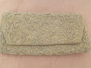 Vintage Handarbeit Pailletten und Perlen Gold/Elfenbein Clutch, Made in Hong Kong - Bild 1 von 9