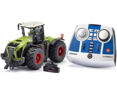 Siku Claas Xerion 5000 w/Bluetooth app & Remote con. 1:32 10679400000 modellismo - Immagine 1 di 4